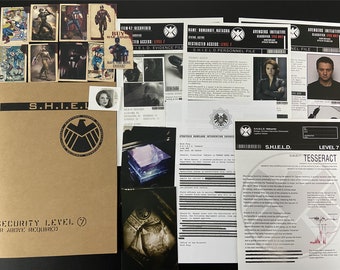Black Widow Hawkeye Captain America S.H.I.E.L.D. Secret File trading card Tesseract photo Avengers  Props Movie Props