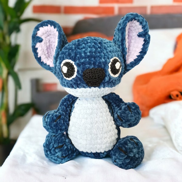 Adorable alien bleu au crochet  - peluche stitch tout doux - amigurumi - décoration chambre d'enfant