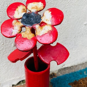 Beautiful Cast iron flower with per Tania finishing