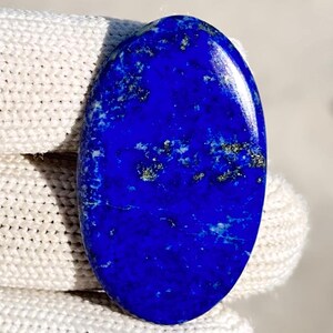 Cabochon di lapislazzuli naturale al 100%, qualità superiore, pietra preziosa rara, designer unico per la creazione di gioielli.