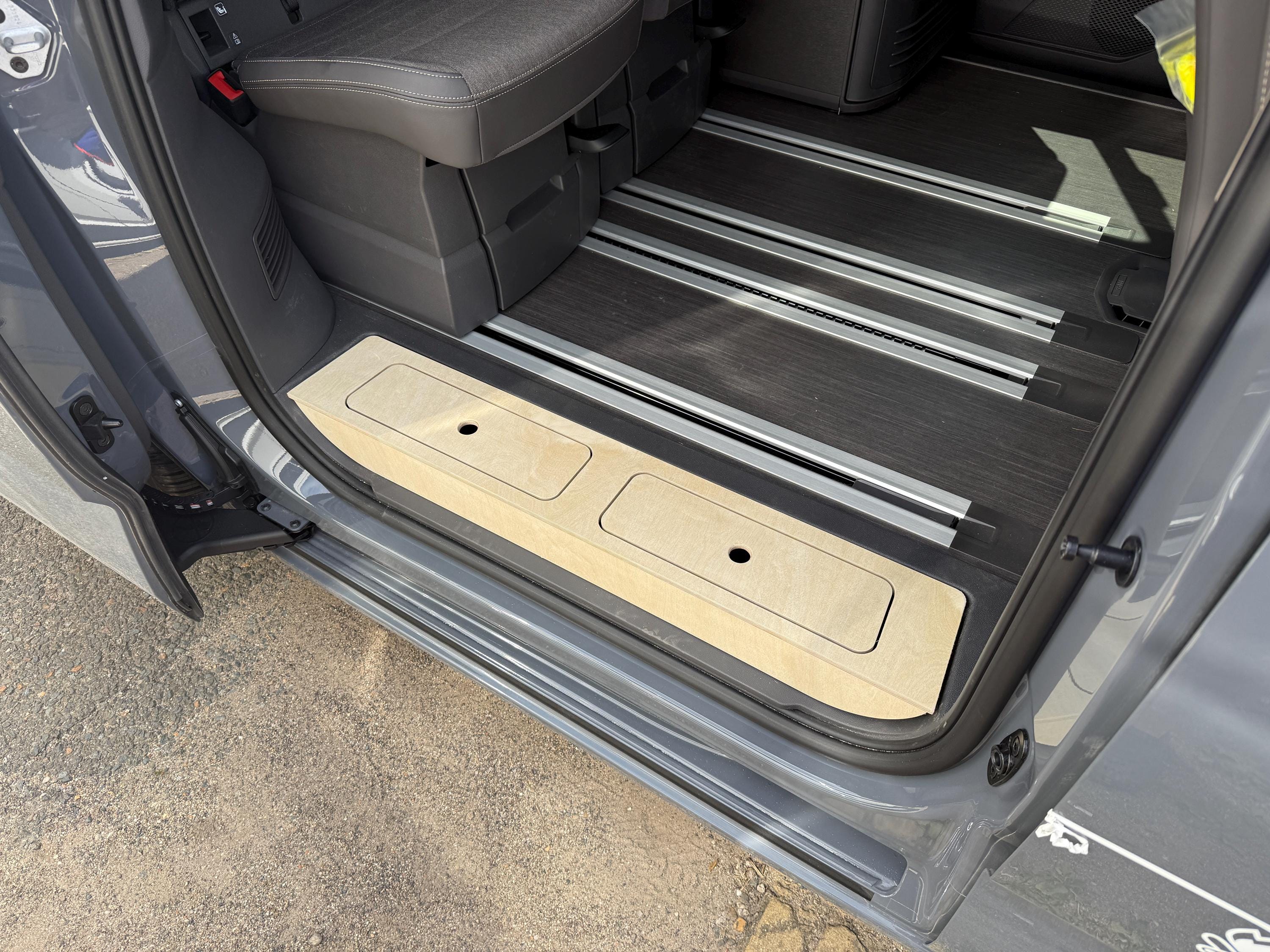 Tappetini per Volkswagen Transporter 7 Multivan 2022 - 2026 | Kovvar DuoGrip Gomma