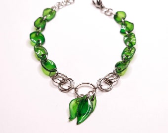 Bracelet/anklet in green recycled plastic and steel