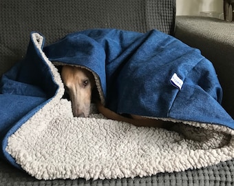 Wafkees kuschelig warmer Schlafsack für Hunde und Haustiere, mit Liebe handgefertigt aus blauem Denim und Teddystoff