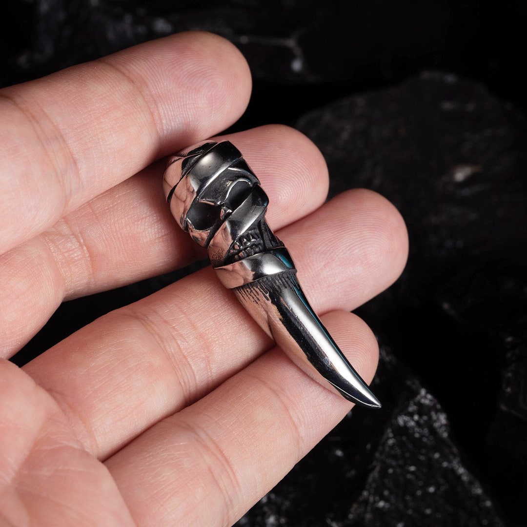 Skull Necklace Tusk Pendant Wolf Tooth Necklace Etsy Canada