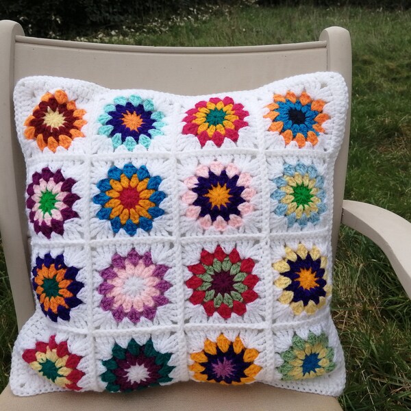 coussin crochet granny