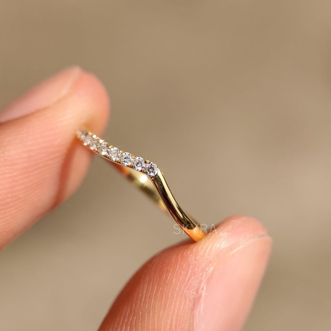 Round Cut Moissanite Wedding Band, 14K Solid Gold Band, Curved Band ...