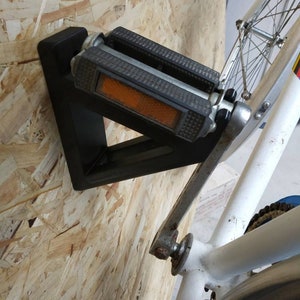 Archivo 3D gratuito Gancho de bicicleta para colgar en la pared