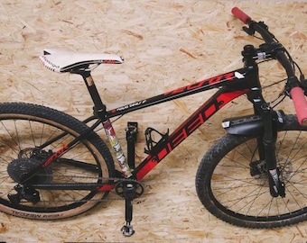 Wall Mount for MTB and Road Bikes / Bracket to hold bike on the wall / Easy to assemble / Super Compact / 3D Printed