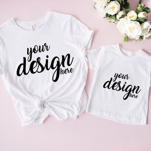 母の日モックアップ ベラ キャンバス シャツ モックアップ ママと私 Tシャツ モックアップ ママと娘と子供 赤ちゃんと幼児用 Tシャツ SVG モックアップ JPG デジタル ダウンロード