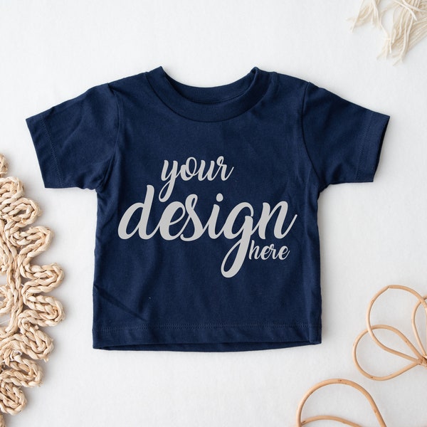 Enfants Navy Tshirt Mockup Boys Shirt Mock-up Gender Neutral Girls Baby T-shirt Mock Up Winter Stock Photo Toddler Tee Sublimation JPG Télécharger