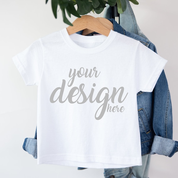 Tagless Kids Weiß Tshirt Mockup Gender Neutral Shirt Mock-up Baby T-shirt Mock Up Stock Foto Toddler Shirt Jungen Mädchen Top JPG Download