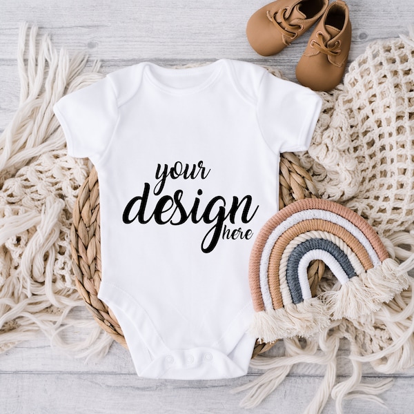 Weiße Baby Babygrow Mockup Weste Mock-up moderne Mock Up Rainbow Styled Stock Foto Babygrow Mockup Sublimation Cricut JPG digitaler Download