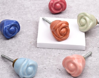 Maniglie decorative in ceramica a forma di rosa pastello per mobili (set da 1 pomello)