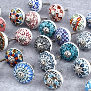 Handbemalte Keramikschrankknöpfe, bunte Möbelbeschläge (1er-Set)