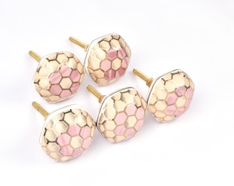 Ceramiczna gałka do szafki, czerwone kwiaty, białe liście, różowa podstawa (zestaw 1 gałki)