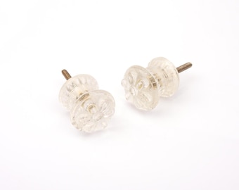 Pomello con motivo floreale, ferramenta in vetro bianco, complemento d'arredo vintage per comò.