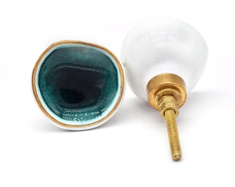 エメラルド引き出し取っ手、翡翠グリーンストーン、ゴールドアクセント、手描きノブ（ノブ1個セット）