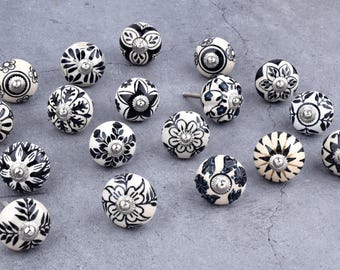 Knop van geëtste keramiek met bloemen - Zwart-witte ladeknop voor dressoir (set van 1 knop)