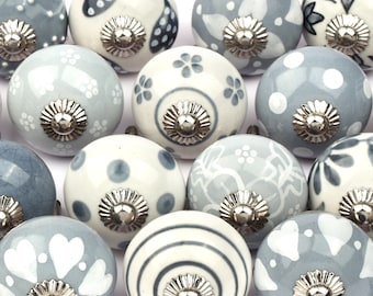 Szare gałki do szafek: ręcznie malowana ceramika, różne białe wzory kwiatowe i paskowe (zestaw 1 gałki)