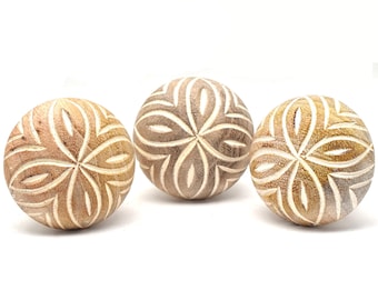 Cream Floral Knobs: Handmade Wood Drawer Pull for Rustic Decor(Set of 1 Knob)