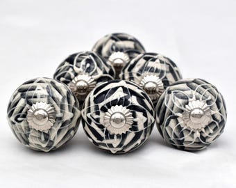 Handbedrukte keramische ladeknop: zwart bladontwerp (set van 1 knop)