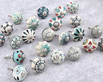 Handgeschilderde keramische kastknop: witte bloemdessin (set van 1 knop)