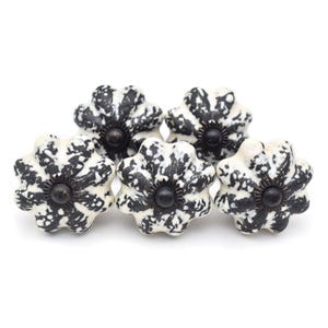 Knobs White Hand-Painted Ceramic Pumpkin, Traditional Design(Set of 1 Knob)