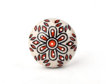 Pomello in ceramica con mandala floreale rosso e nero, realizzato a mano - Maniglia decorativa unica dipinta a mano per mobili (set da 1 pomello)