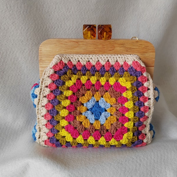 Granny Square Vintage Clutch with Wooden Clasp, Boho Festival Bag  Gift For Woman, Crochet  Purse and Pouch, Gift For Mother's Day,