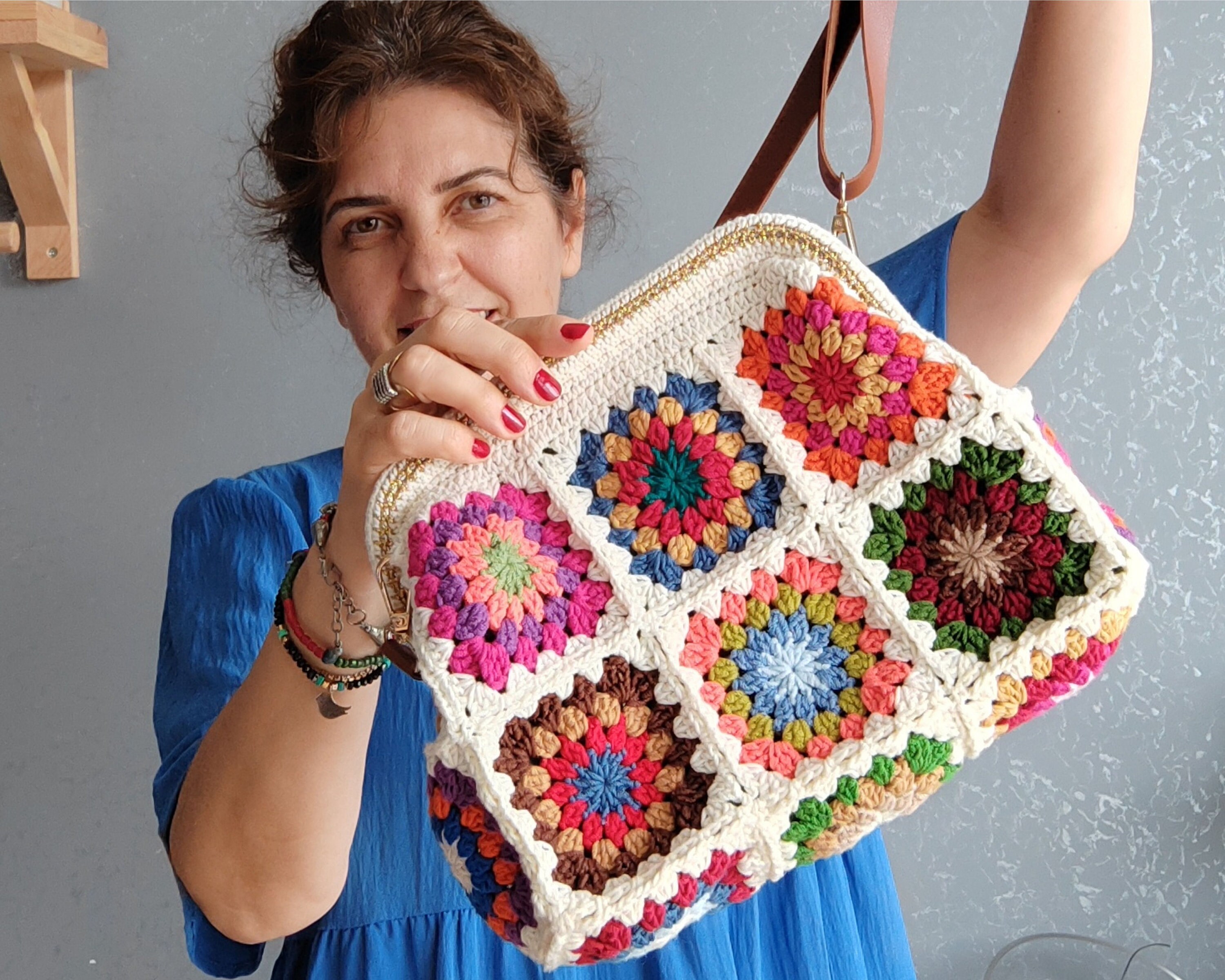 Crochet Granny Square Hidden Frame Woman Bag, Kisslock Hidden Frame Bag, Crochet Vintage Luxury