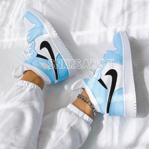 Custom Air Jordan 1 Mid Baby Blue/black 