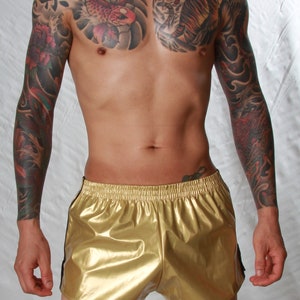 PVC Retro Fußball Shorts Größen S bis 4XL Gold & Schwarz Bild 2