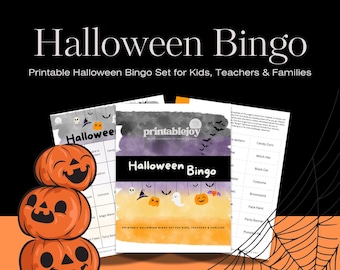 Può includere: Un set di Bingo di Halloween con una pila di tre zucche arancioni. Il set include cartelle di bingo con immagini a tema Halloween e il testo "Halloween Bingo" e "Printable Halloween Bingo Set for Kids, Teachers & Families."