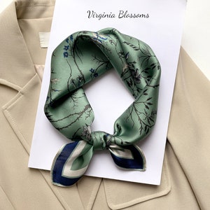 Foulard carré en soie 53 cm vert à fleurs, écharpe pour femme, écharpe tendance, bandana, bandeau, chouchou, accessoire de sac, fleurs de Virginie image 1