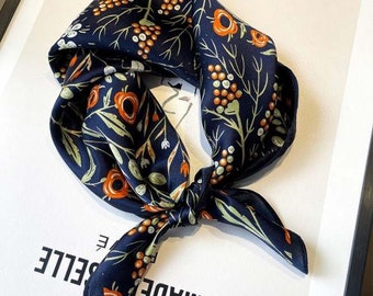 Beauty Berries 53cm zijden sjaal vierkant, damessjaal, modesjaal, bandana, zijden hoofddoek, kleine sjaal, cadeau-idee, marineblauw oranje