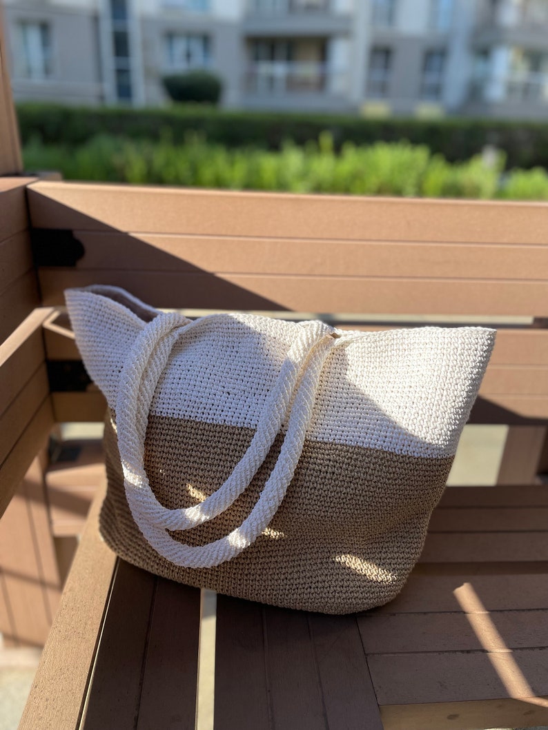 Color block tote Raffia bag for women White and straw purse for summer, beach, shopping image 4