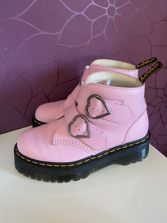 Dr Martens Original Devon Heart Leather Platform Boots in