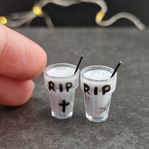 Miniature handmade RIP Halloween cocktail/drink/green/glass/tiny/mini/for dolls/dollhouse/Fashion Royalty/ Cu/Poppy Parker/FR2
