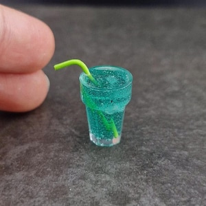 1PC Miniature handmade Mint Syrup Water/glass/miniaturefood/tiny/mini/for dolls/drink/dollhouse/Fashion Royalty/cocktail/Poppy Parker/FR2
