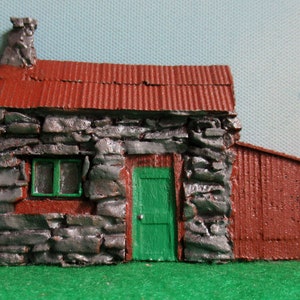 Model Railway bothy hut low relief model for OO Gauge/1:76 scale