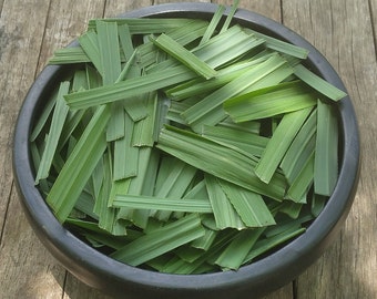 2 oz Fresh Cut Lemongrass Leaves, Lemon flavor, Sweet-smelling, Very aromatic Herb, Perfect for Tea, Cooking and Medicinal Purposes.