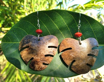 1 Monstera Leaf Earrings, Tropical Beautiful Design, Handmade, Artisan, Craft, Boho & Indie, Perfect Gift, Make Yourself Look Natural !