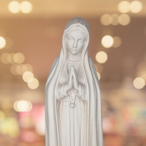 Estatua de Nuestra Señora de Fátima hecha a mano / Escultura de madera / Regalo