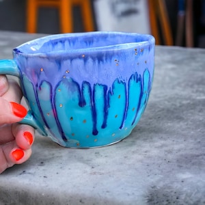 Blaue Keramik Tasse, blaue Kaffeetasse, Keramik Kaffeetasse, Geschenk für Freundin oder Frau, Geburtstagsgeschenk
