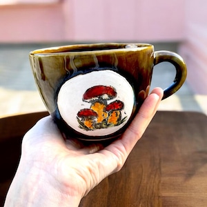 Handbemalte Pilze Suppentassen mit Griffen, Pilztassen, Herbsttassen, Steinzeug Suppentasse, Keramik Suppentasse, Keramiktasse handgemacht