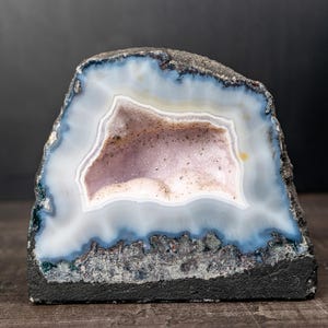 Blue & White Agate Geode with Cloud-Like Banding and Moss Inclusions (3.8 Kg / 8.4 lb)
