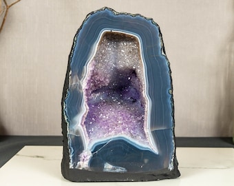 Amethyst Geode with multi layer Banded Agate Cathedral Cave - 8.0 Kg - 17.6 lb