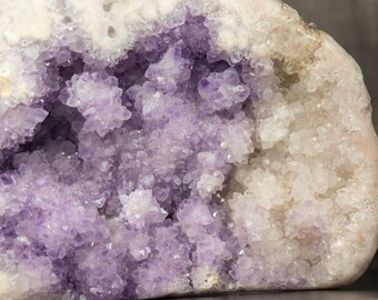 ピンクとラベンダーのアメジストジオード、花模様の天然石 - 8.4 Kg