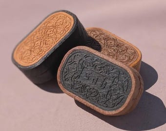 Ottoman/Arabic Snus, Snuff, and Pouch Can — Arabesque Pattern | Wood Grain Lacquer | Magnetic Closure