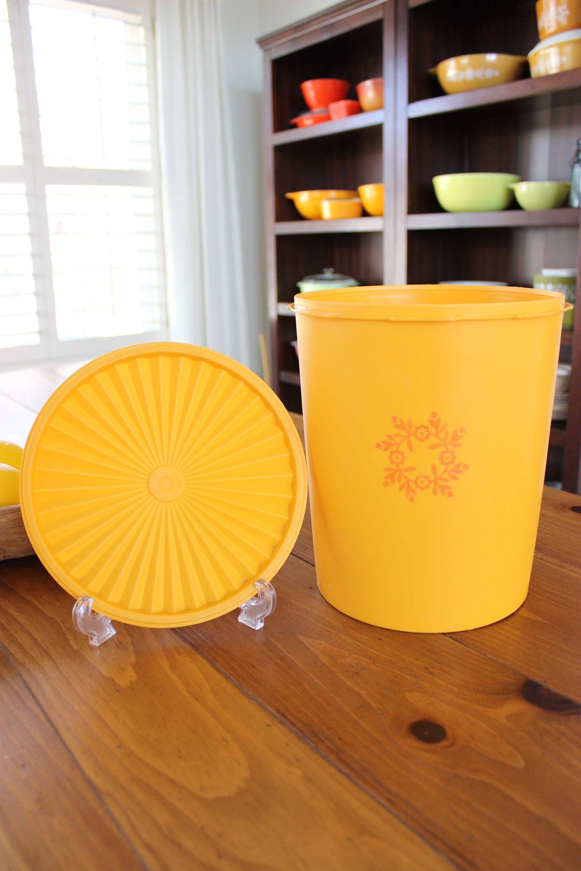 TUPPERWARE D'OCCASIONS: BOITE ronde soleil vintage orange fleur EUR 9